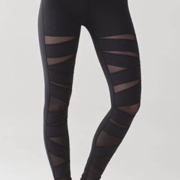 Lululemon Athletica Jet Black Yoga Pants - Picture 2 of 8